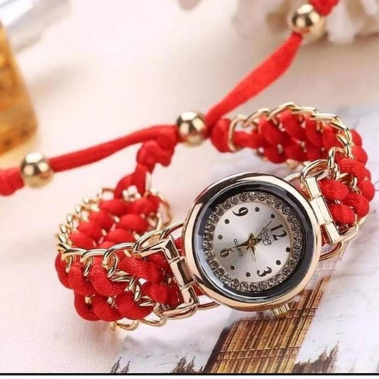 Elegant Women’s Luxury Quartz Bracelet Watch – Stylish Gold & Black Design
